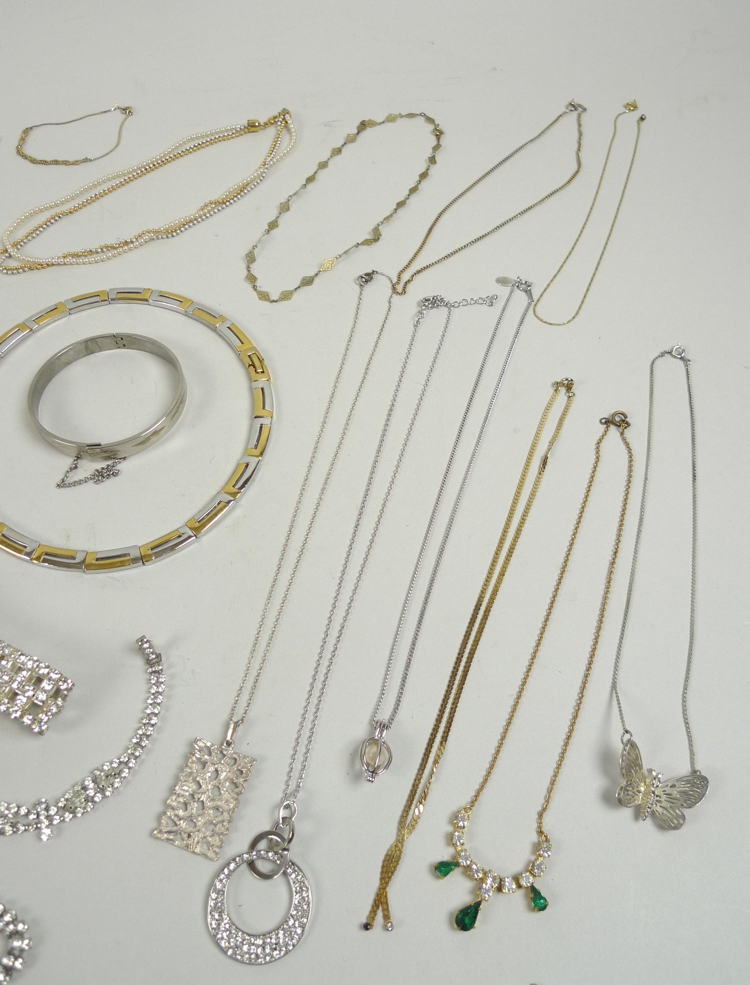 A quantity of silver, yellow and white metal costume jewellery, including several diamante items and - Image 4 of 7