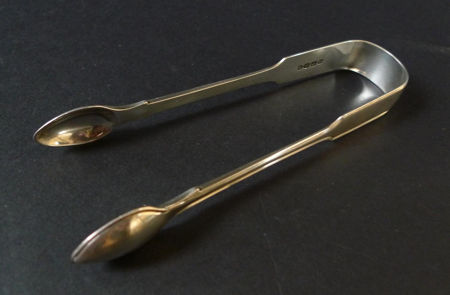 A group of Georgian and later silver flatware, comprising a pair of George III ladles, both 17.1cm - Image 5 of 8