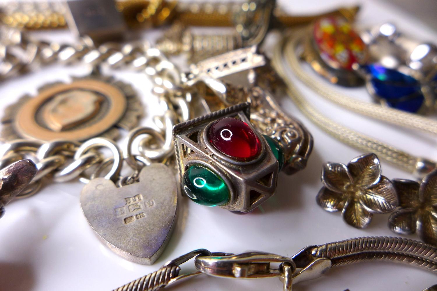 A group of vintage and later silver jewellery, including a silver gilt rope necklace, a similar - Image 2 of 5