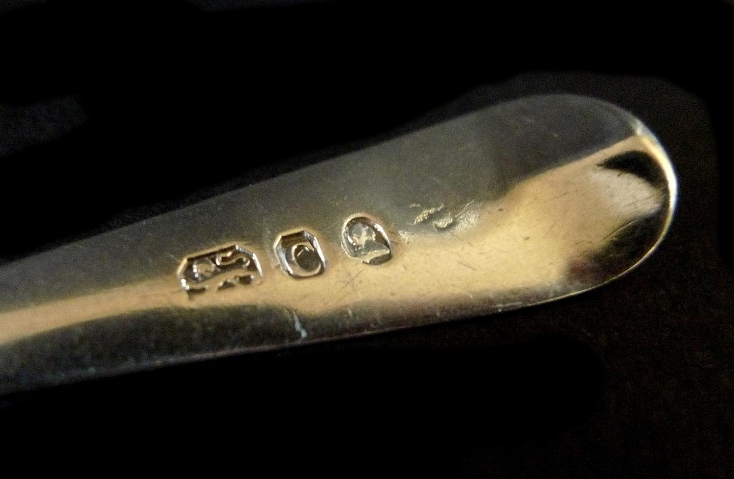 A group of Georgian and later silver flatware, comprising a pair of George III ladles, both 17.1cm - Image 8 of 8