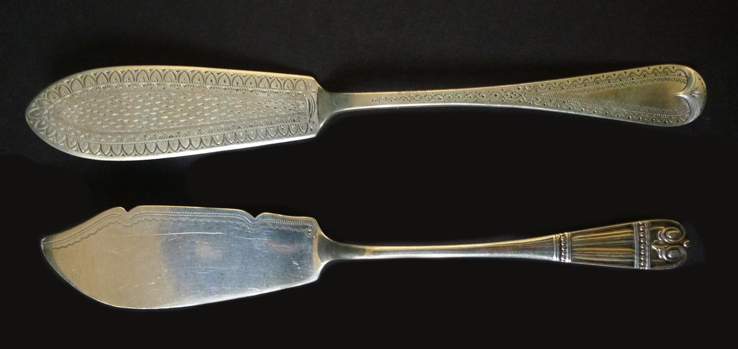 A group of Georgian and later silver flatware, comprising a pair of George III ladles, both 17.1cm - Image 3 of 8