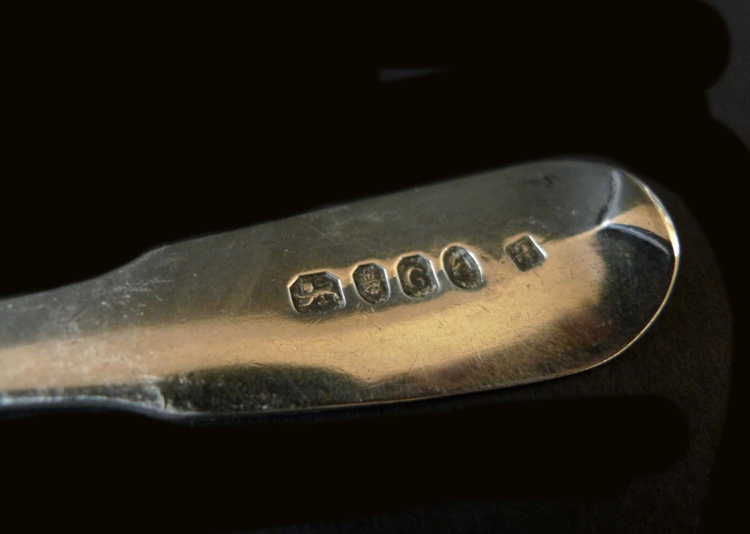 A group of Georgian and later silver flatware, comprising a pair of George III ladles, both 17.1cm - Image 2 of 8