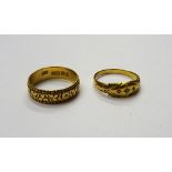 A Victorian 18ct gold wedding ring, with floral engraved decoration, Birmingham 1898,