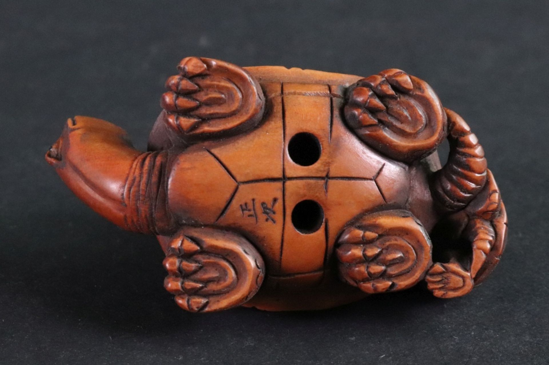 A collection of seven Japanese carved wood netsuke, 20th century, to include a frog on a tortoise, - Bild 7 aus 11