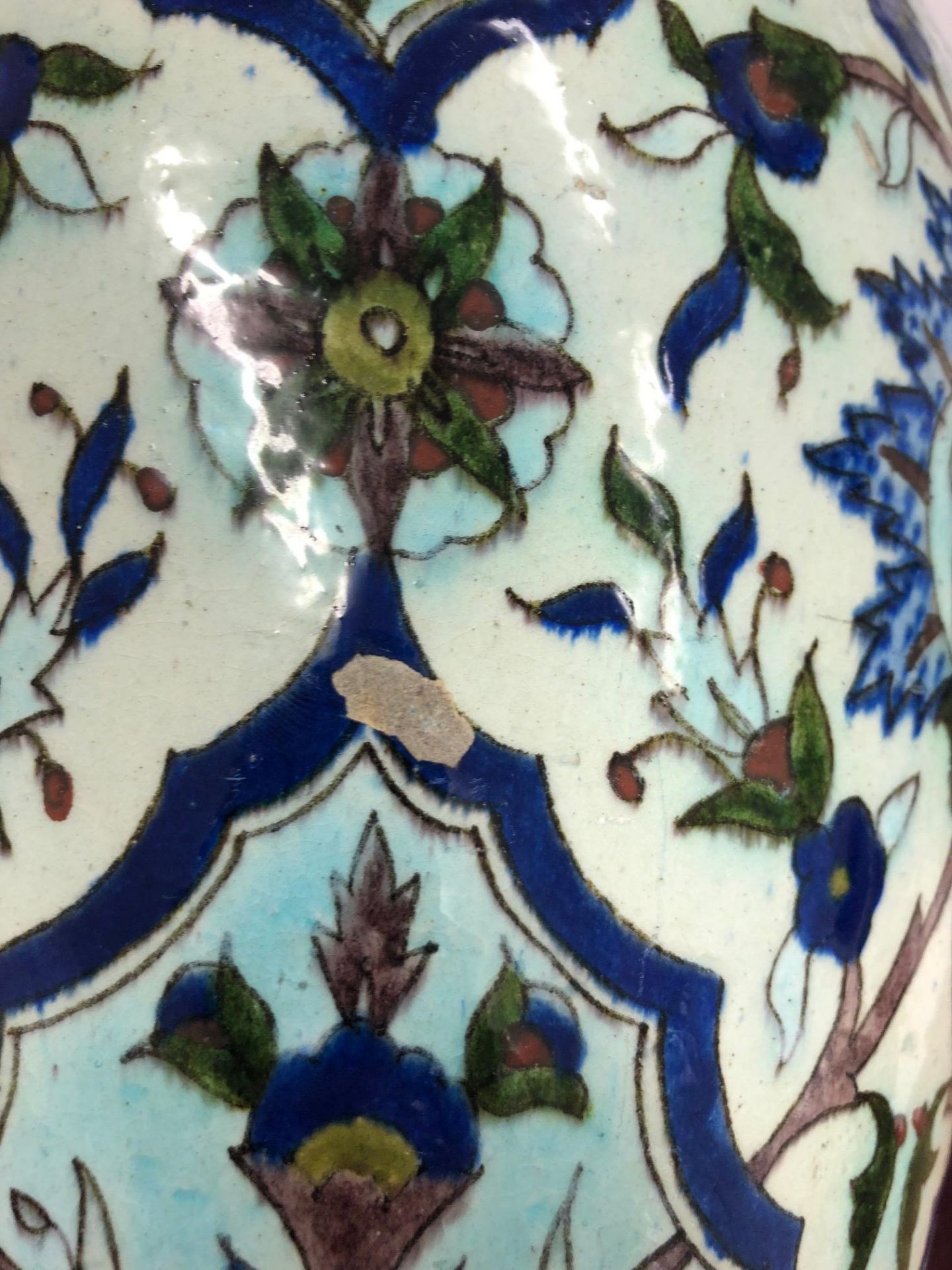 A Iznik style earthenware vase, late 19th/early 20th century, - Bild 4 aus 4