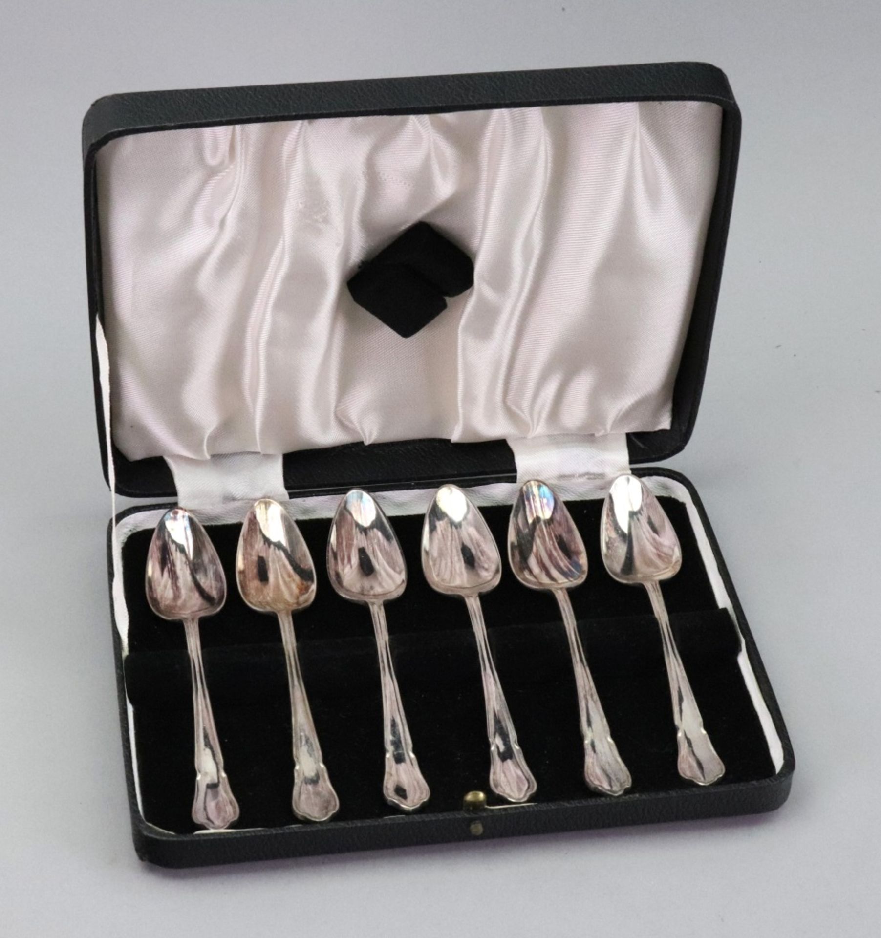 A part canteen of electroplate Hanoverian rat tail pattern flatware, including a soup ladle,