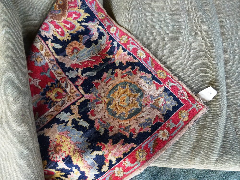A modern machine made carpet in the Mahal style, 417 x 317cm.
