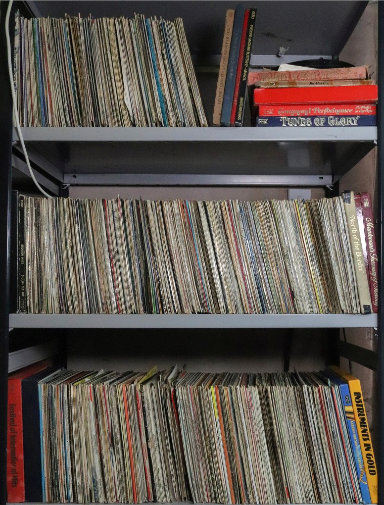 A large collection of vinyl records, including boxed sets (qty). - Image 2 of 2