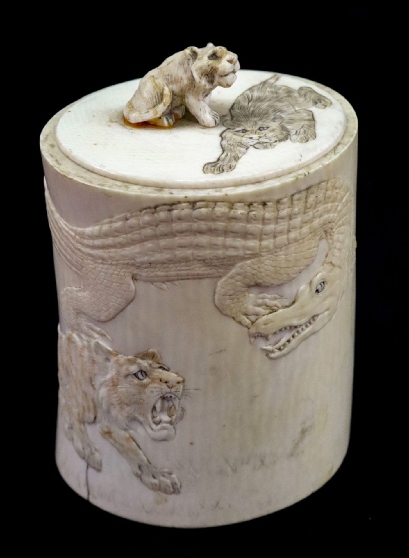 A Japanese ivory tusk box and cover, Meiji period, - Image 2 of 11