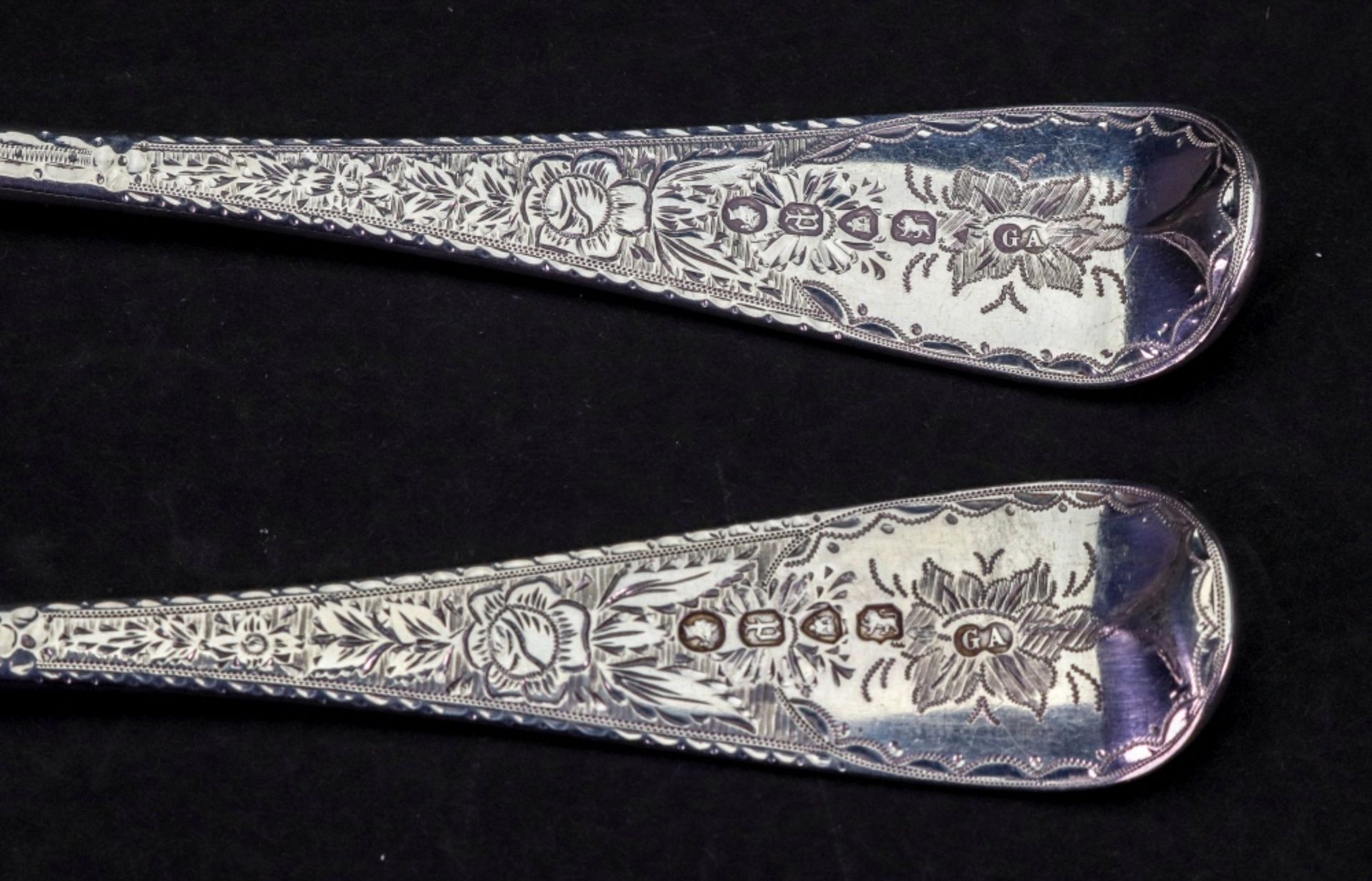 A pair of Victorian Old English pattern silver serving spoons, George W Adams, London 1870, - Bild 2 aus 2