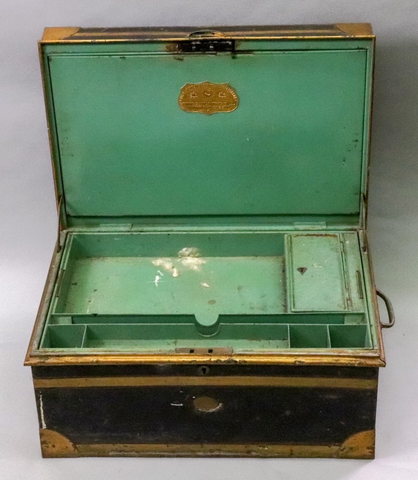 The Diamond Jubilee Patent Despatch Box, Alliboy Vallijee & Sons, Mooltan, India, - Image 2 of 3