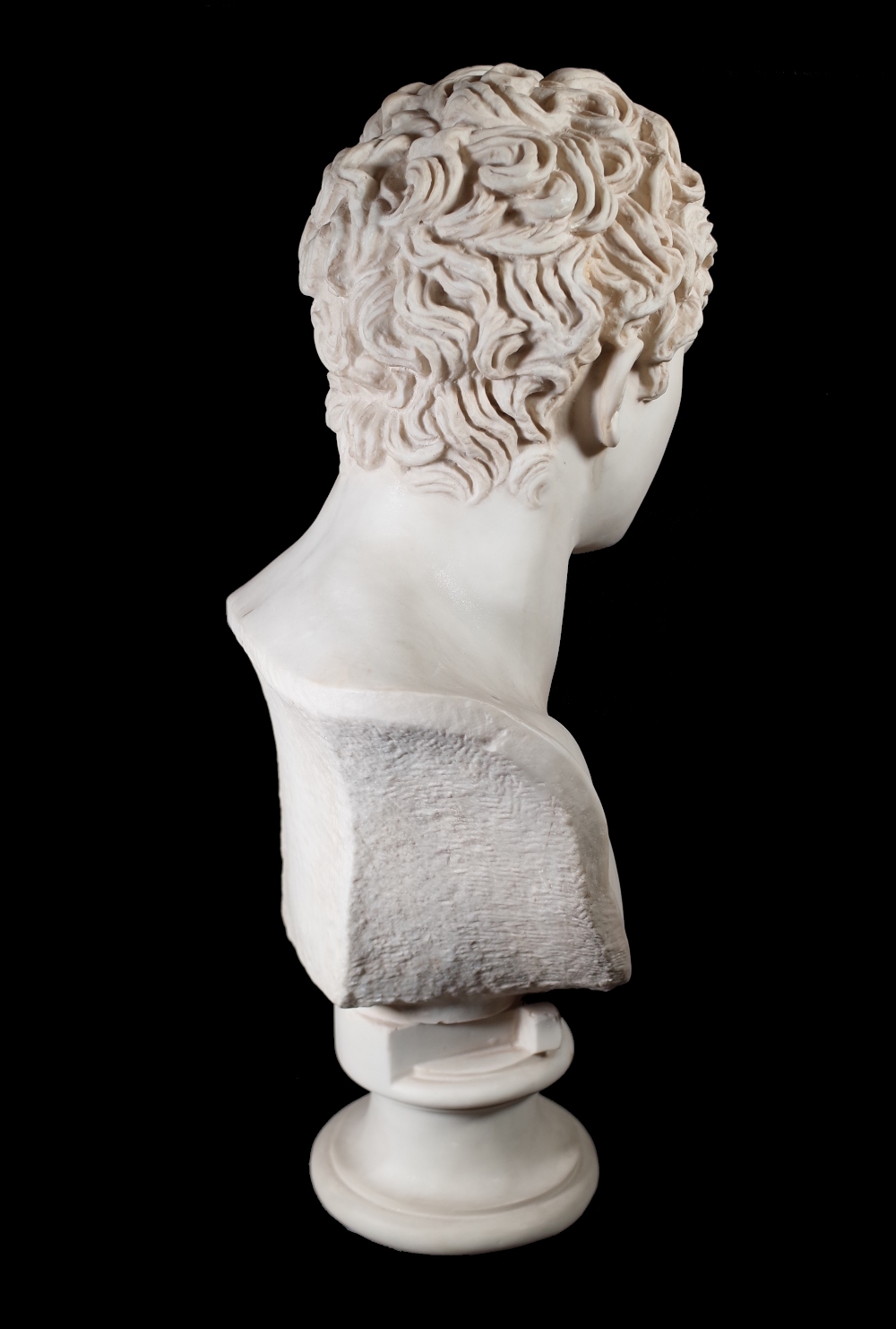 After the Antique; a modern resin bust depicting a Roman man, on turned socle, 64cm high. - Image 4 of 6