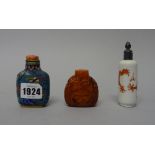 A Chinese amber snuff bottle, 19th/20th century,