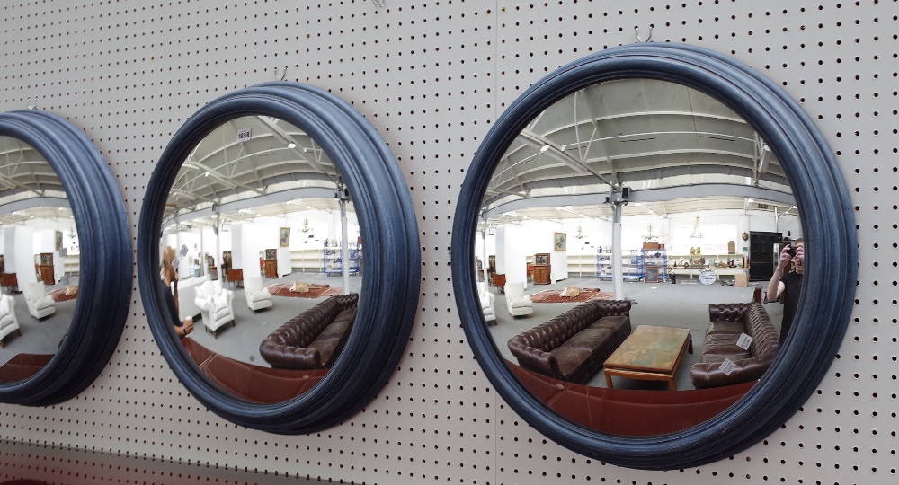 A set of three 20th century convex wall mirrors in blue painted moulded frames, 64cm diameter. - Image 3 of 5