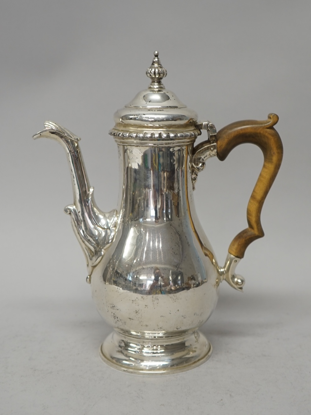 A silver coffee pot, - Image 3 of 6