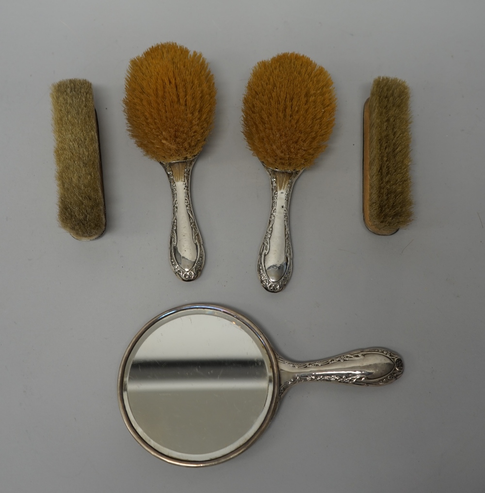 Silver and silver mounted wares, comprising; a lady's five piece dressing set, comprising; a mirror, - Image 5 of 8