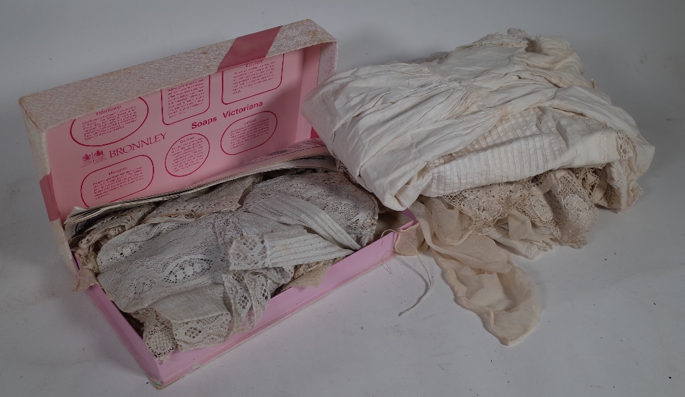 A quantity of 19th and 20th century lace and textile fragments, (qty.). - Image 2 of 2