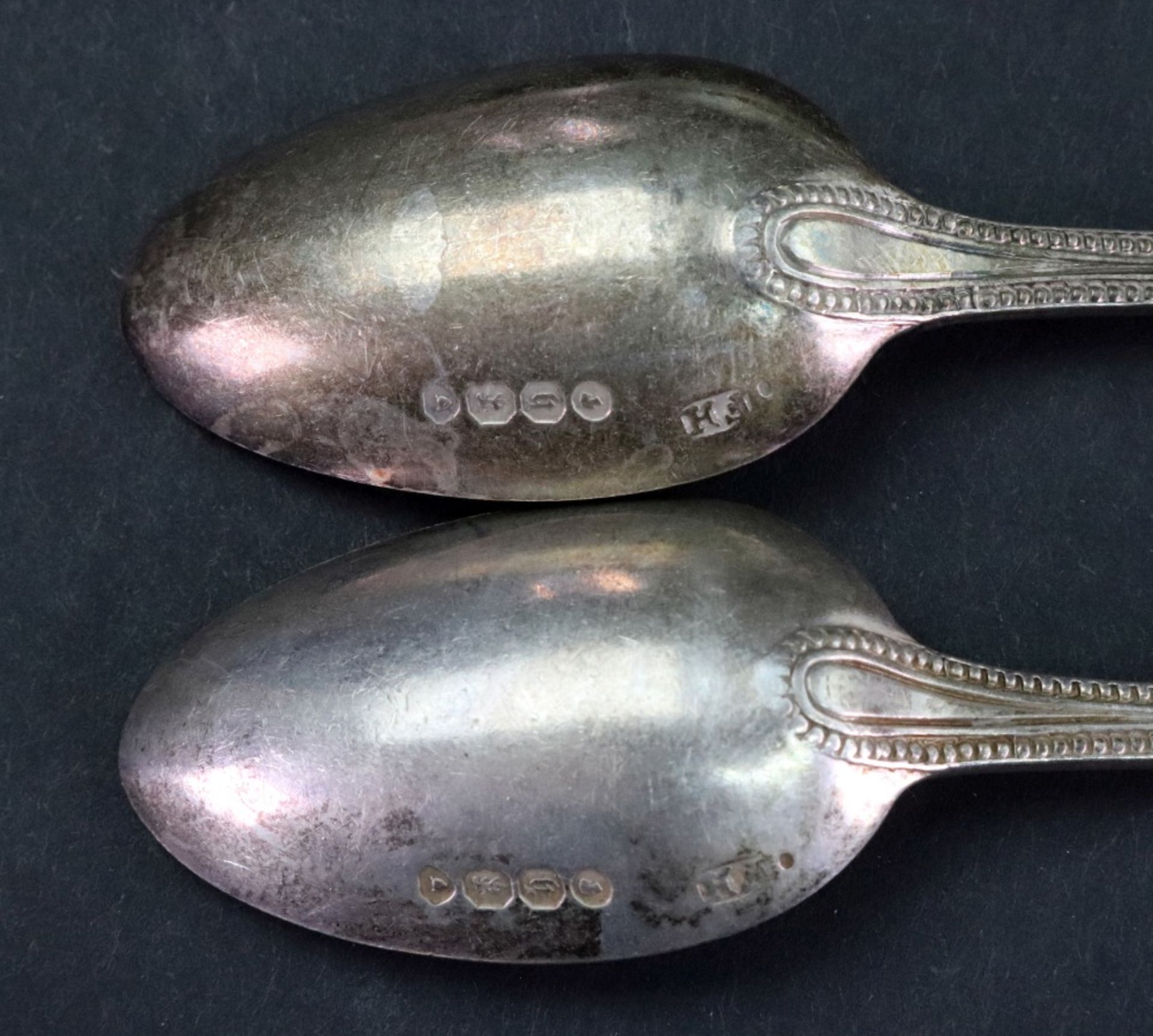 Three Victorian silver bead edge teaspoons, Francis Higgins, London 1863, - Bild 2 aus 2
