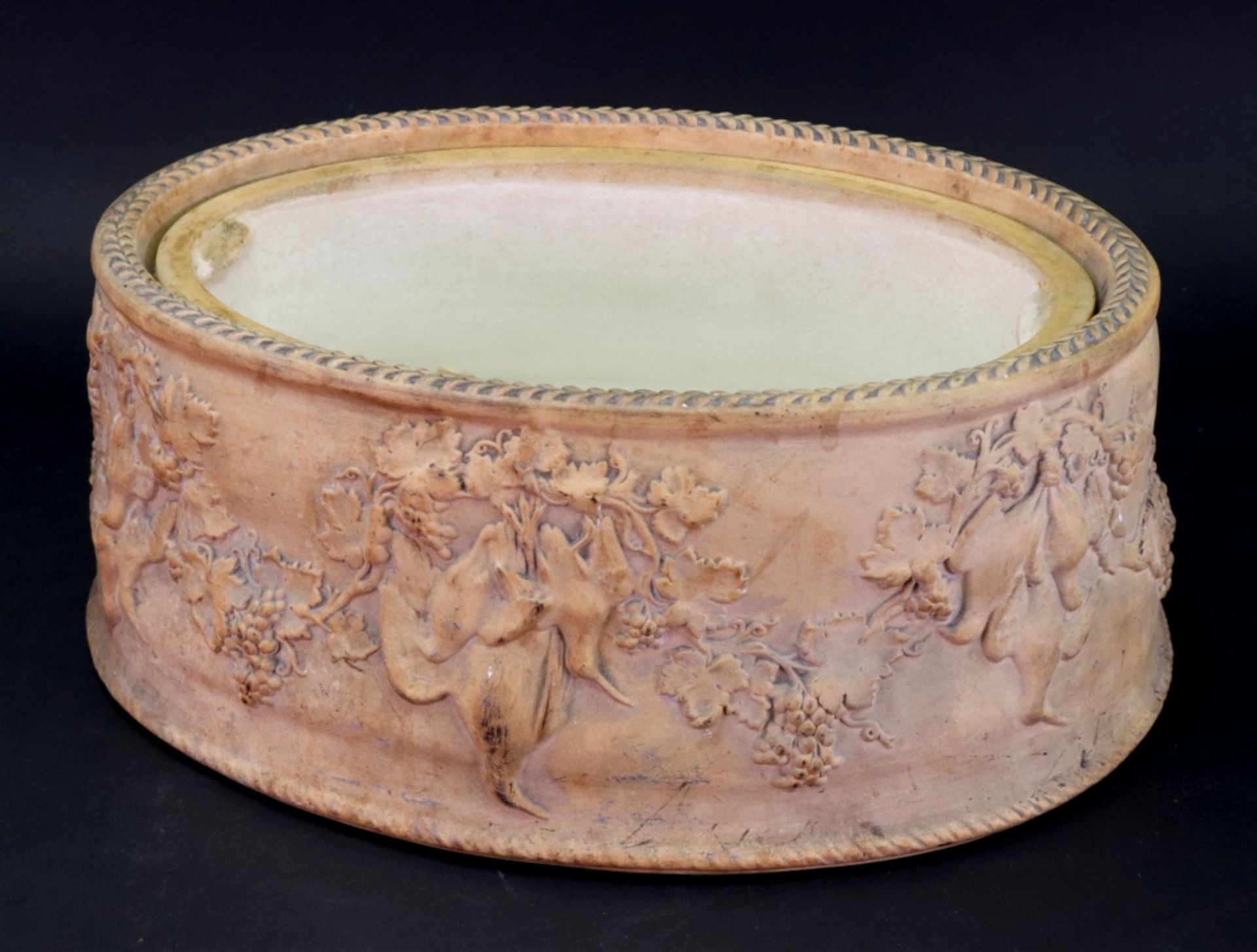 A Wedgwood caneware game pie dish, cover and liner, 19th century, of typical design, - Bild 2 aus 2
