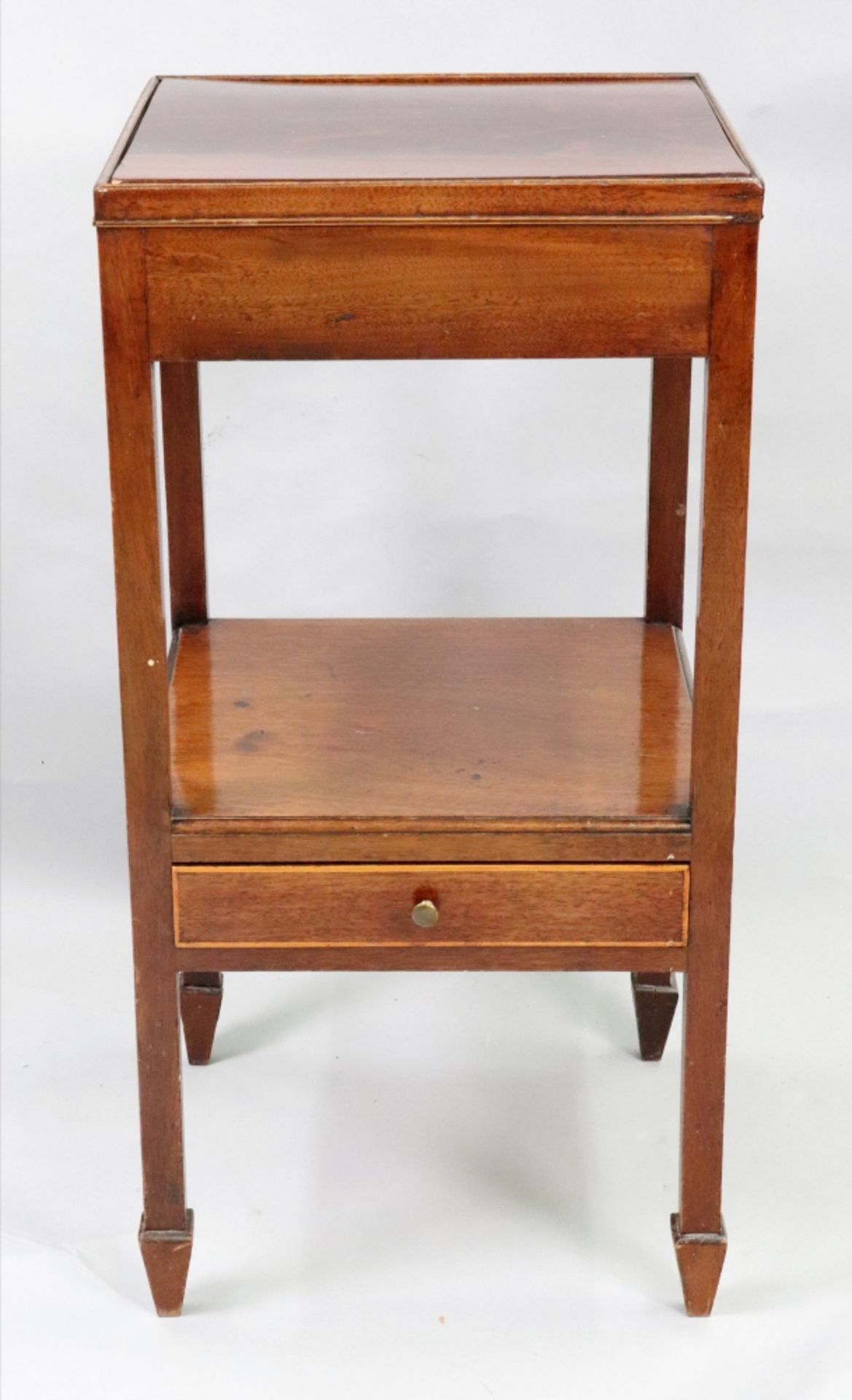 A George III mahogany boxwood strung two tier basin stand, with single drawer, - Bild 2 aus 2