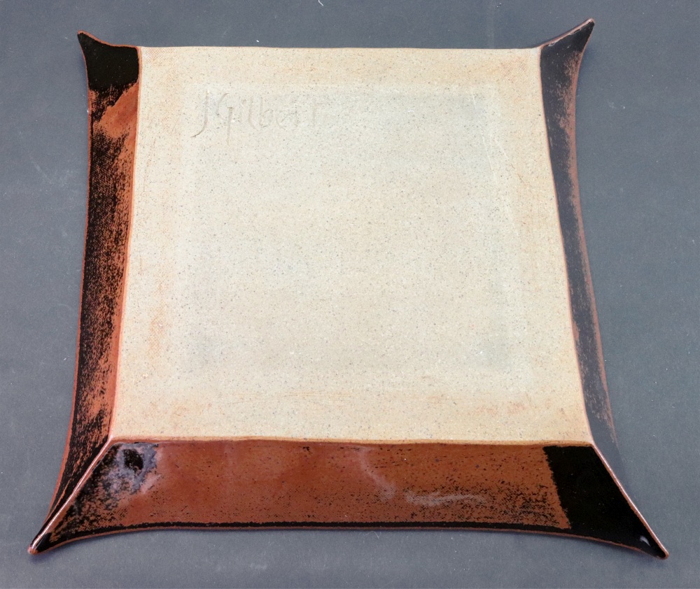 Three pieces of Studio pottery, comprising; a stoneware square shaped dish, - Image 2 of 5