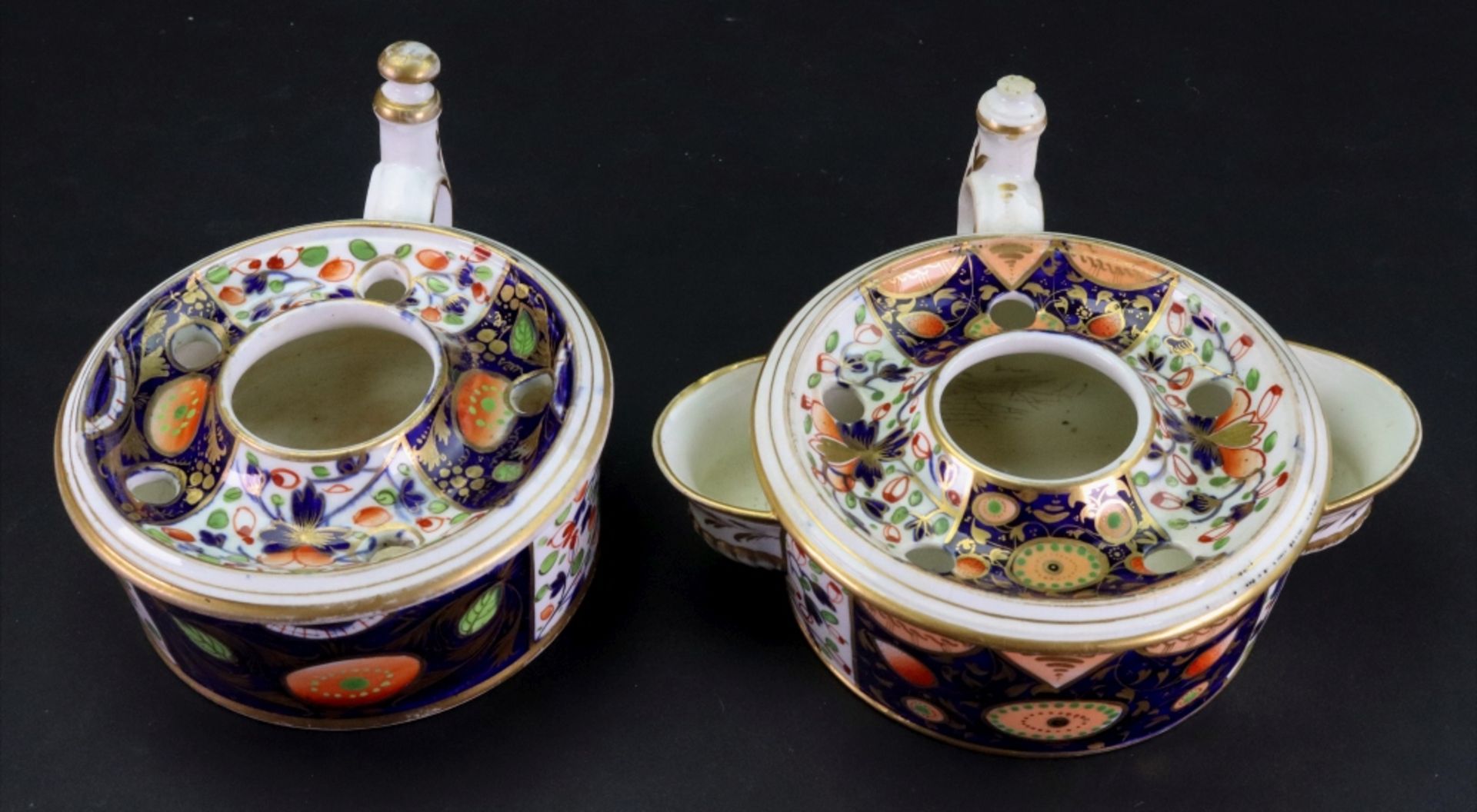 Two Derby 'Japan' pattern inkwells, circa 1815, - Image 2 of 9