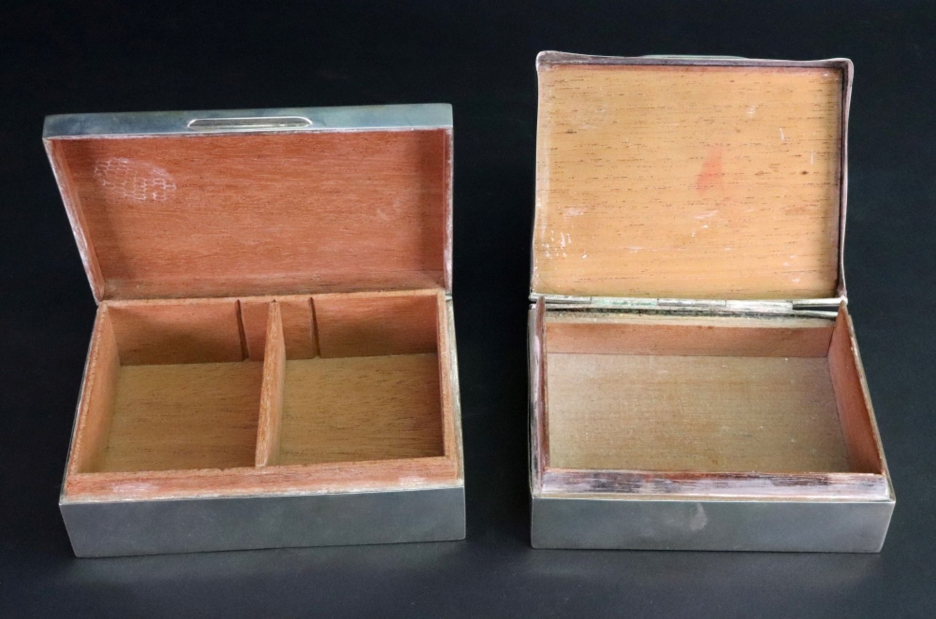 A rectangular silver cigarette box, J. - Image 2 of 2