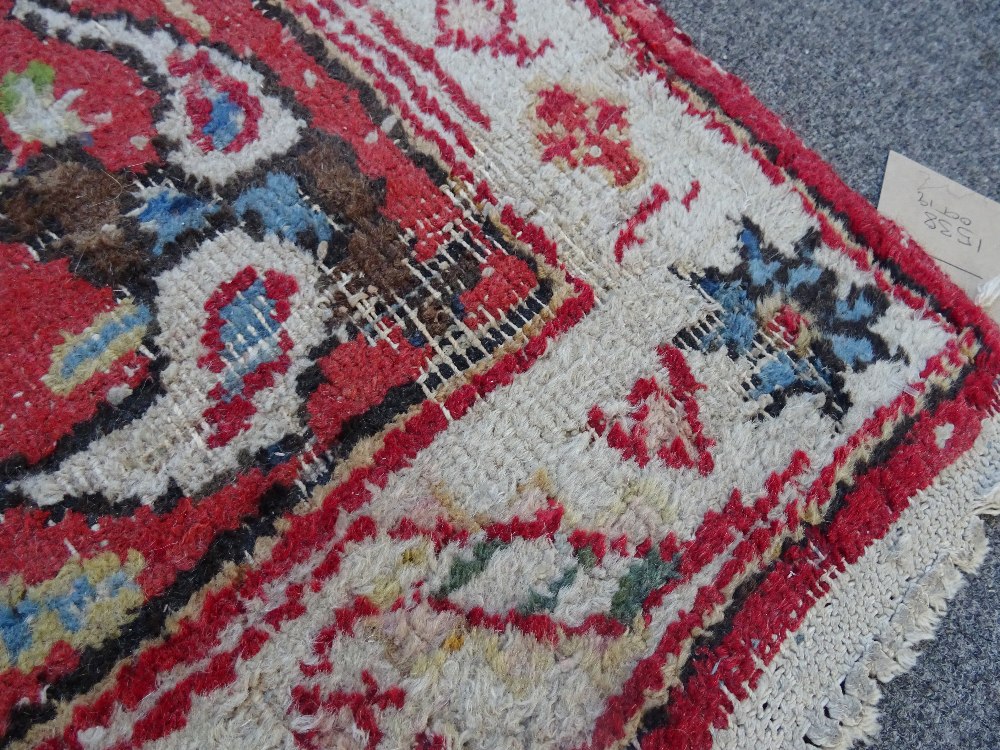 A Mahal rug, the chequered feel with a medallion to the centre, - Image 8 of 8