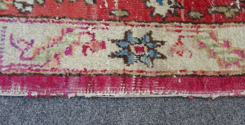 A Mahal rug, the chequered feel with a medallion to the centre, - Image 4 of 8