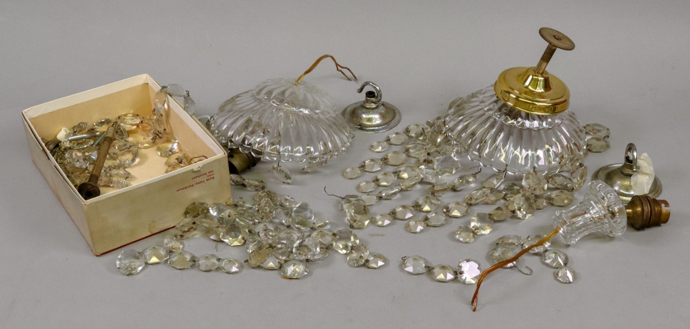 A pair of glass pendant light fittings h