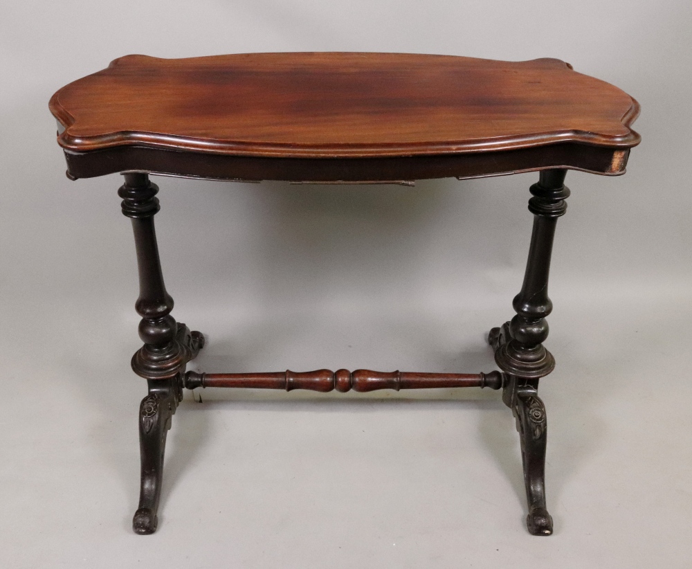 A Victorian mahogany side table, the sha