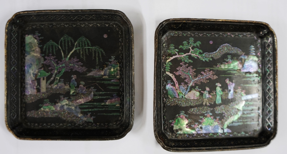 A pair of Chinese laque burgauté small dishes, 18th century, of square form with canted corners, - Image 3 of 5