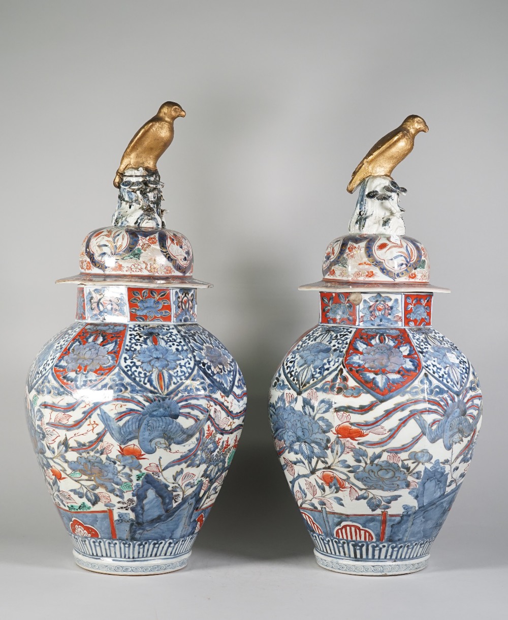 A large pair of Japanese Arita octagonal vases and covers, Edo period, circa 1700, - Image 3 of 8