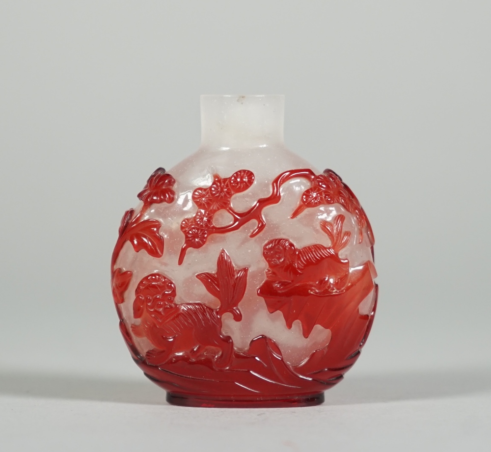 A Chinese red overlay glass snuff bottle, 19th century,