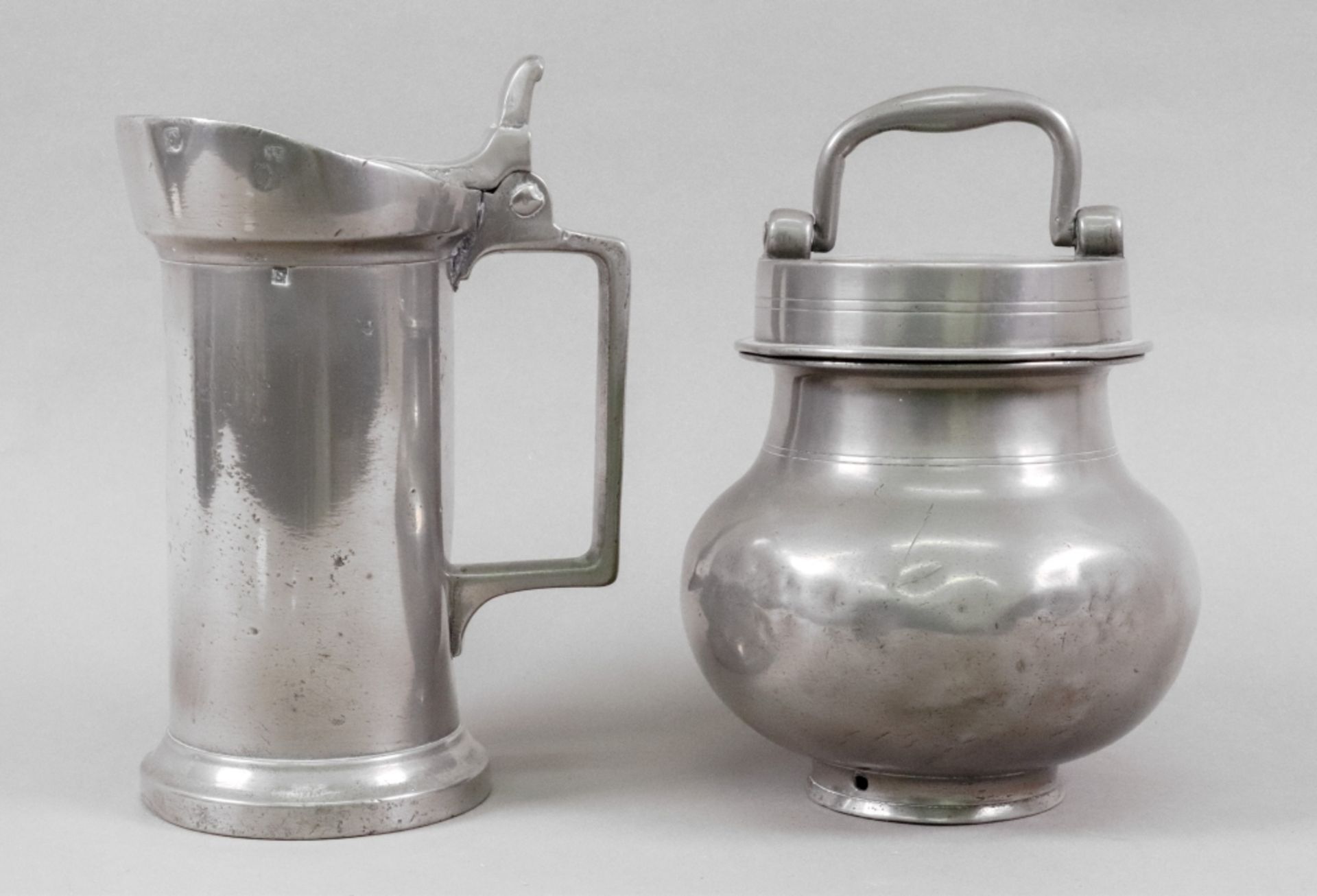 A French pewter cylindrical demi-litre tappit hen, 19th century, 17.