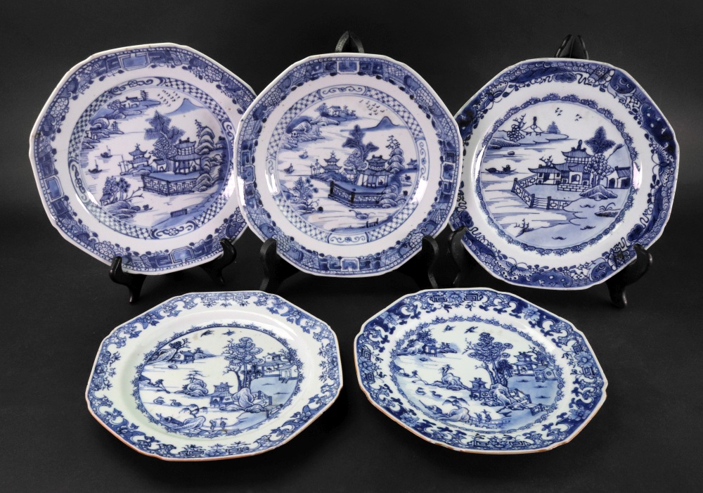 A collection of five Chinese blue and white Export porcelain plates, Qianlong,