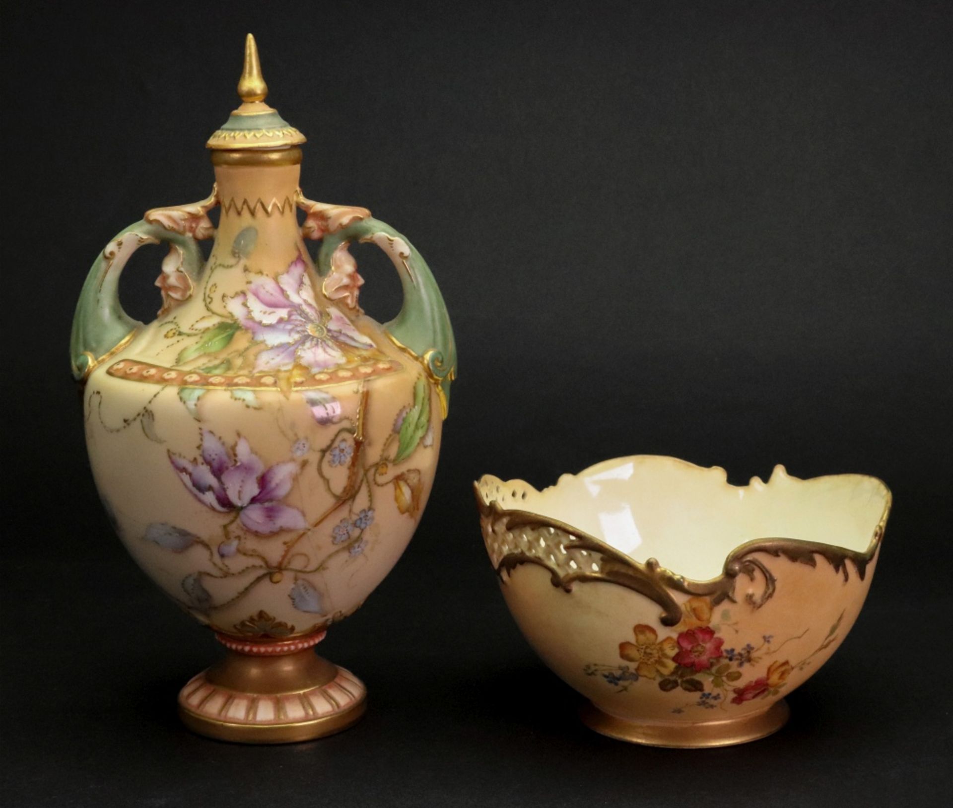 A collection of five pieces of Royal Worcester, a vase, shape no. - Image 9 of 28