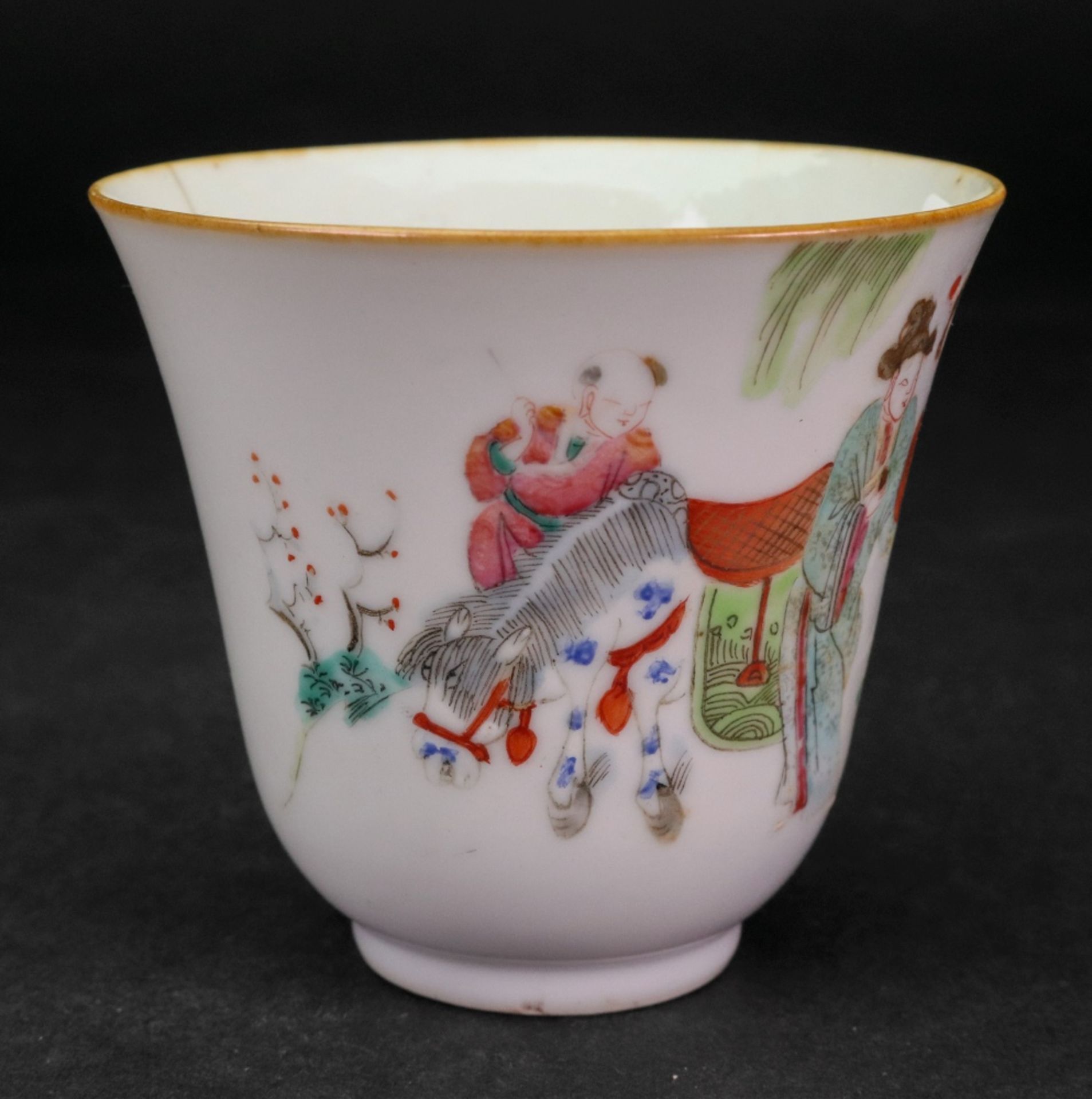 A Chinese famille rose tea bowl, late 19th/early 20th century, - Image 3 of 6