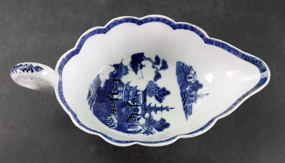 A Chinese Export blue and white silver shape sauce boat, late 18th century, - Image 6 of 8