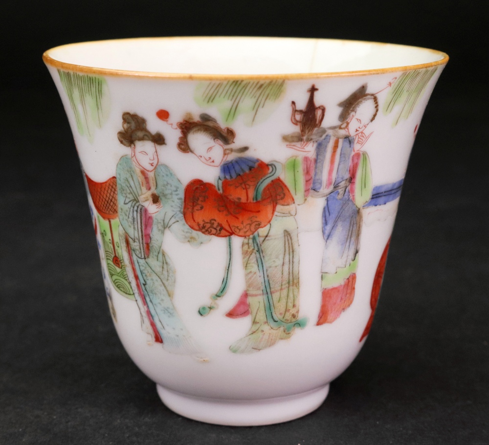 A Chinese famille rose tea bowl, late 19th/early 20th century, - Image 2 of 6