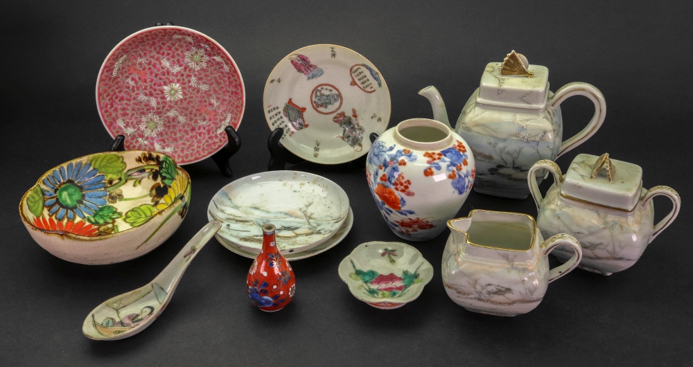 A group of Chinese and Japanese ceramics, 19th/20th century,