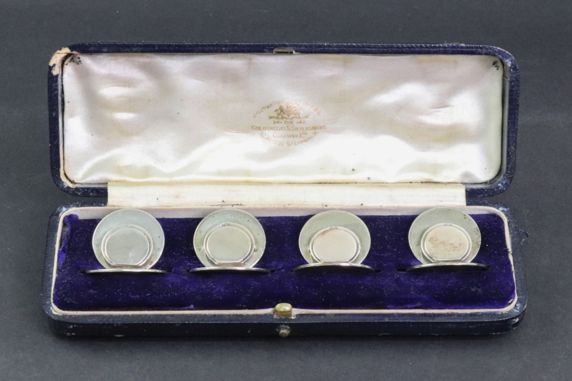 A cased set of four Edwardian silver menu holders, Sampson Mordan & Co, Chester 1908, Rd. No.