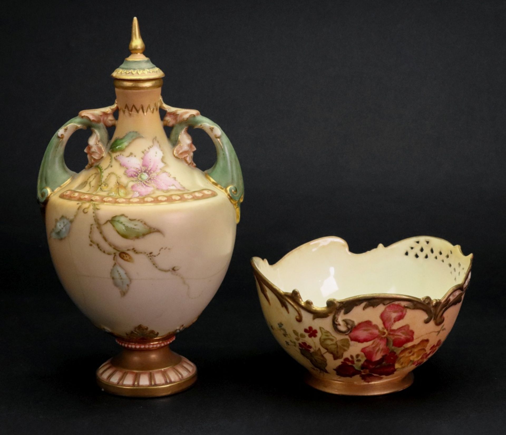 A collection of five pieces of Royal Worcester, a vase, shape no. - Image 8 of 28