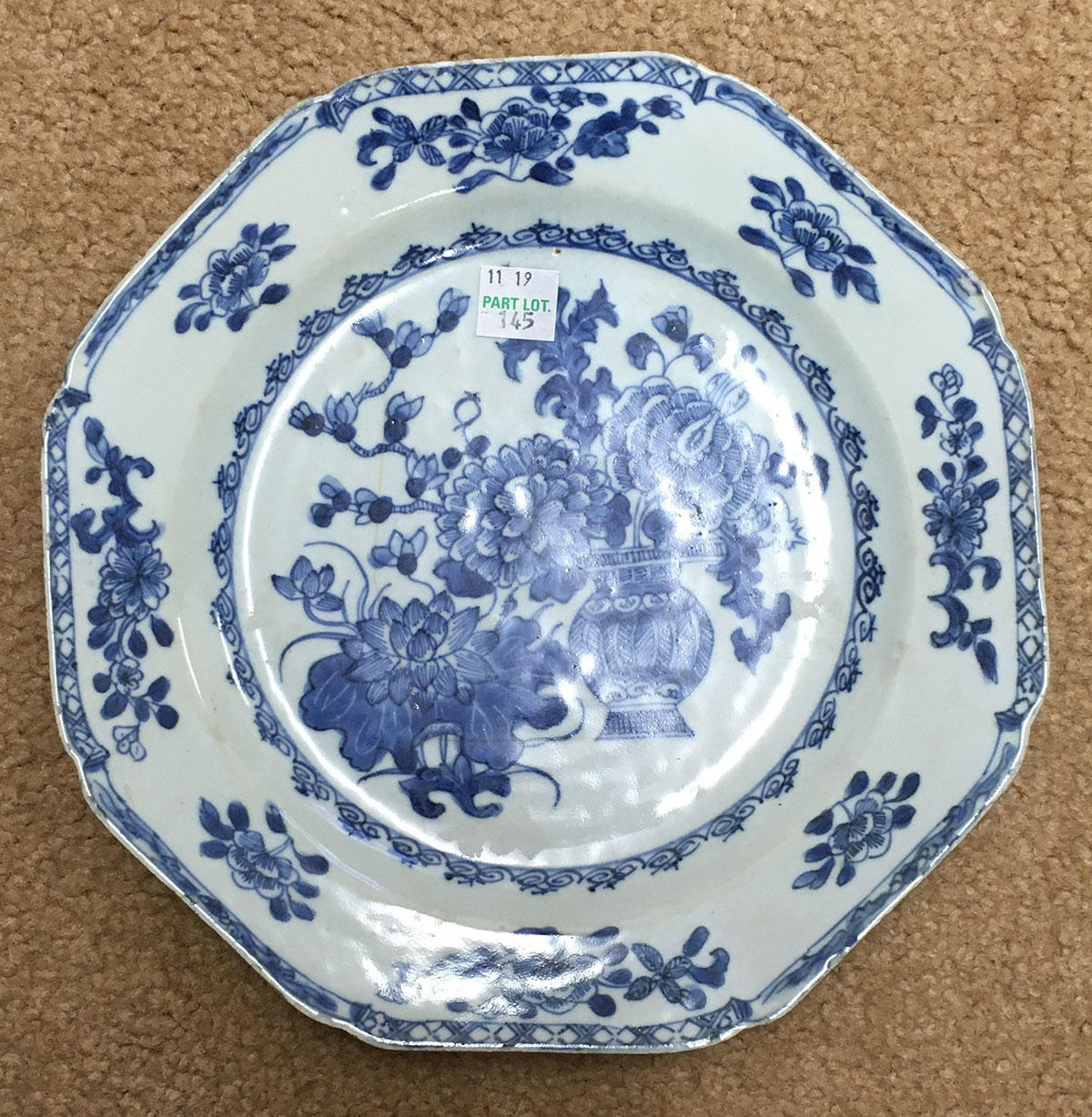 A pair of Chinese blue and white Export porcelain plates, Qianlong, - Image 5 of 9