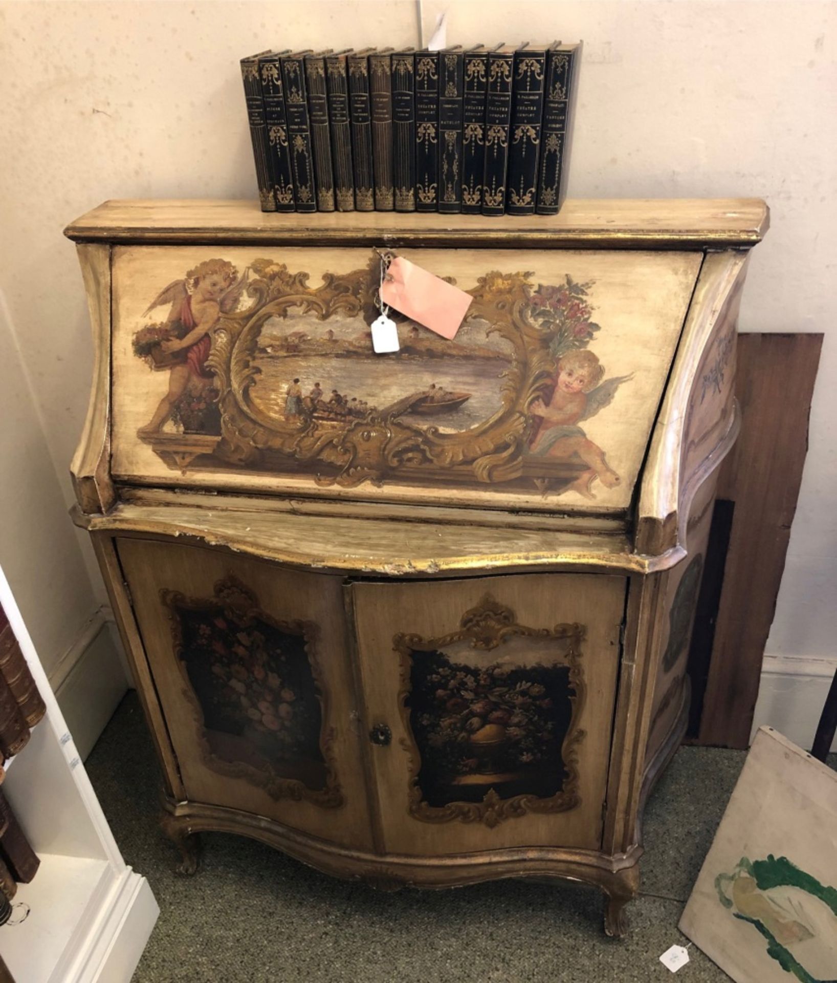 An Italian polychrome painted bureau, in mid 18th century style. - Bild 18 aus 19