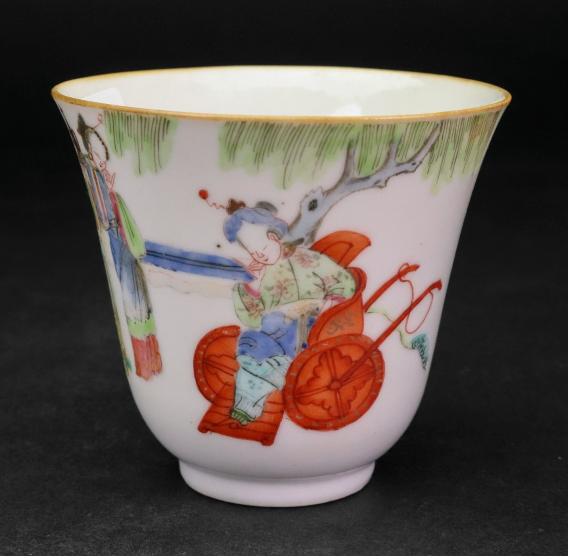 A Chinese famille rose tea bowl, late 19th/early 20th century, - Image 4 of 6