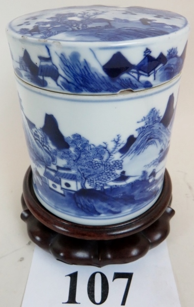 A Chinese Kangxi taste blue and white porcelain covered jar, probably 18th/19th century,