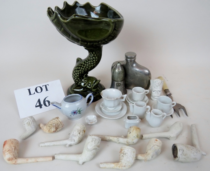 Miscellaneous collectable's, to include Victorian clay pipes, miniature china teaware, hip flask,