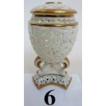 A delicate Grainger Worcester reticulated porcelain pot pourri and cover, c.