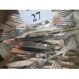 A silver plated King's pattern suite of cutlery est: £20-£40